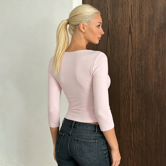 Damen nan tailliertes Langarmshirt mit tiefem V-Ausschnitt und eingesetzter Volant-Rüsche EB