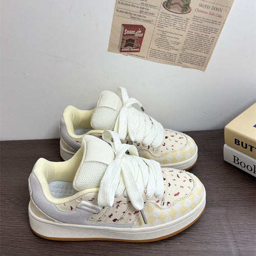 Damen Sportliche Sneakers mit flexibler Textur und atmungsaktiven Einsätzen EB