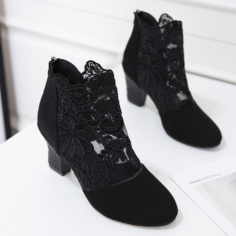 Damen Elegante und modische Stiefeletten mit floralen Akzenten und Animal-Print EB