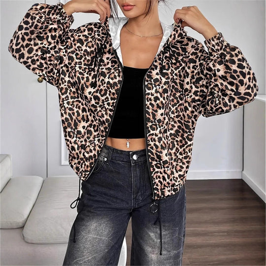 Damen leichte Kapuzenjacke im trendigen Leopardenmuster EB