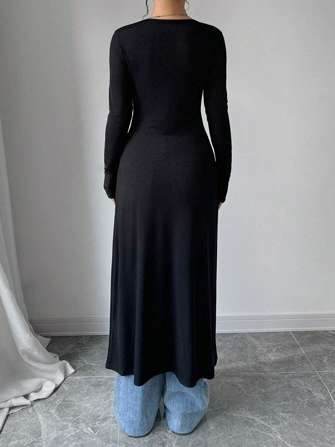 Damen Langstrickjacke mit V-Ausschnitt und Knopfverschluss EB