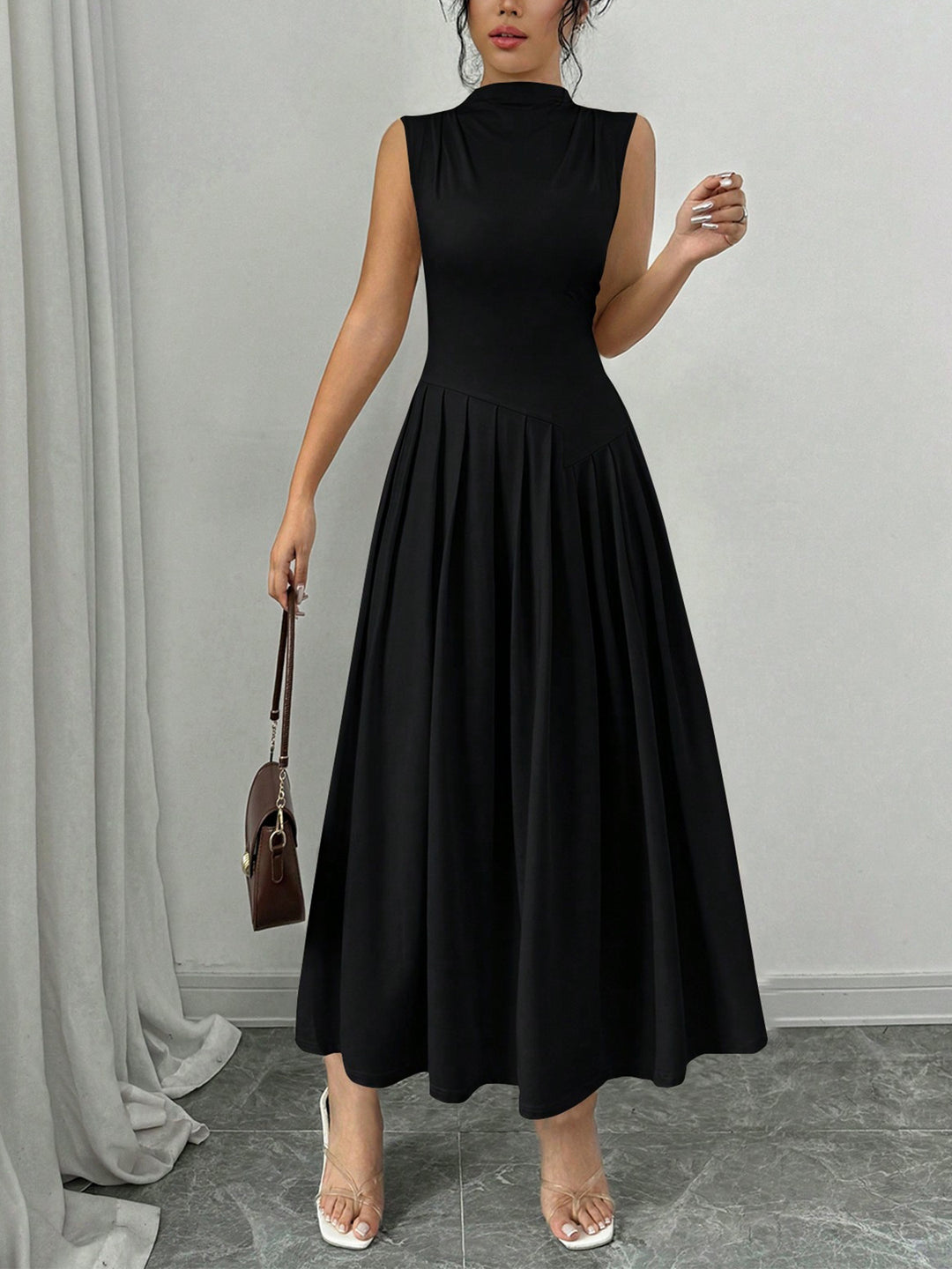 Damen Elegantes Maxikleid mit Plissee-Details EB