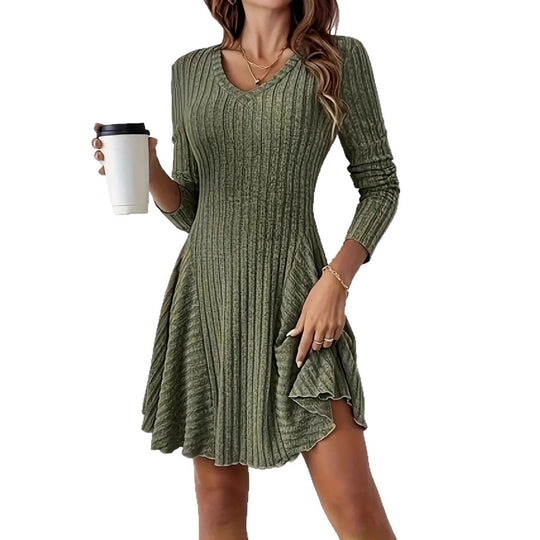 Damen Strickkleid mit raffiniertem Rüschendesign und schmeichelndem Schnitt EB