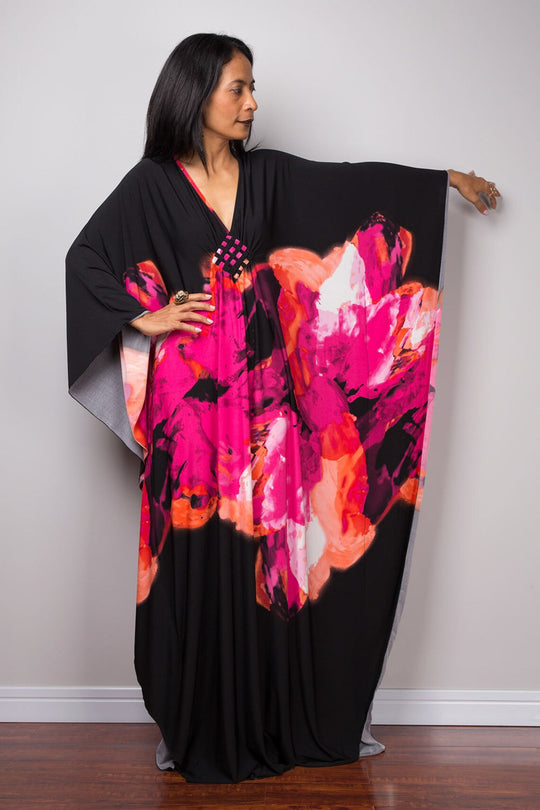 Damen Maxikleid mit kunstvollem Pfauenmuster und seitlichen Schlitzen Heidi Mode