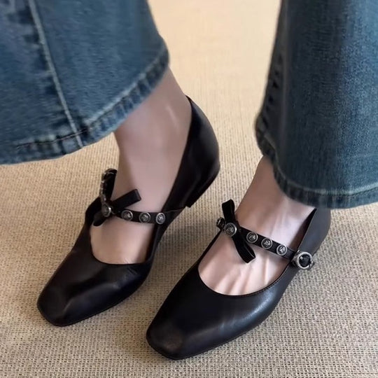 Damen elegante Ballerinas mit modischem Riemendetail und komfortablem Absatz EB