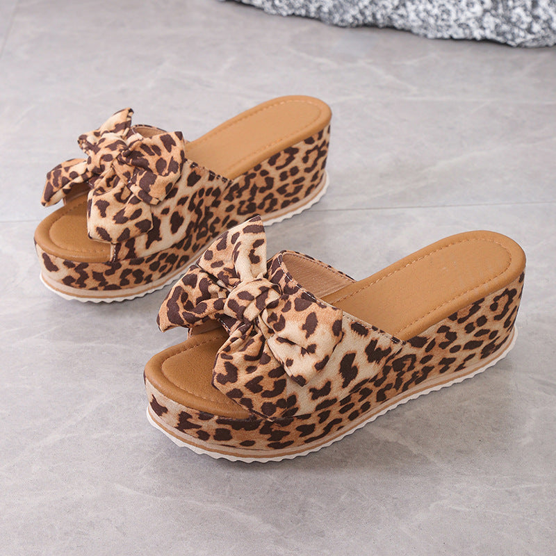 Damen Plattform-Sandalen mit modischem Leopardenmuster und eleganter Schleife EB