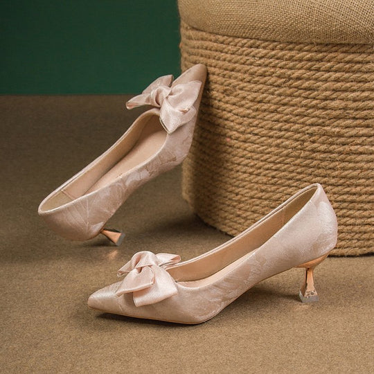 Damen elegante Spitzenpumps mit Perlenschleifenakzent EB