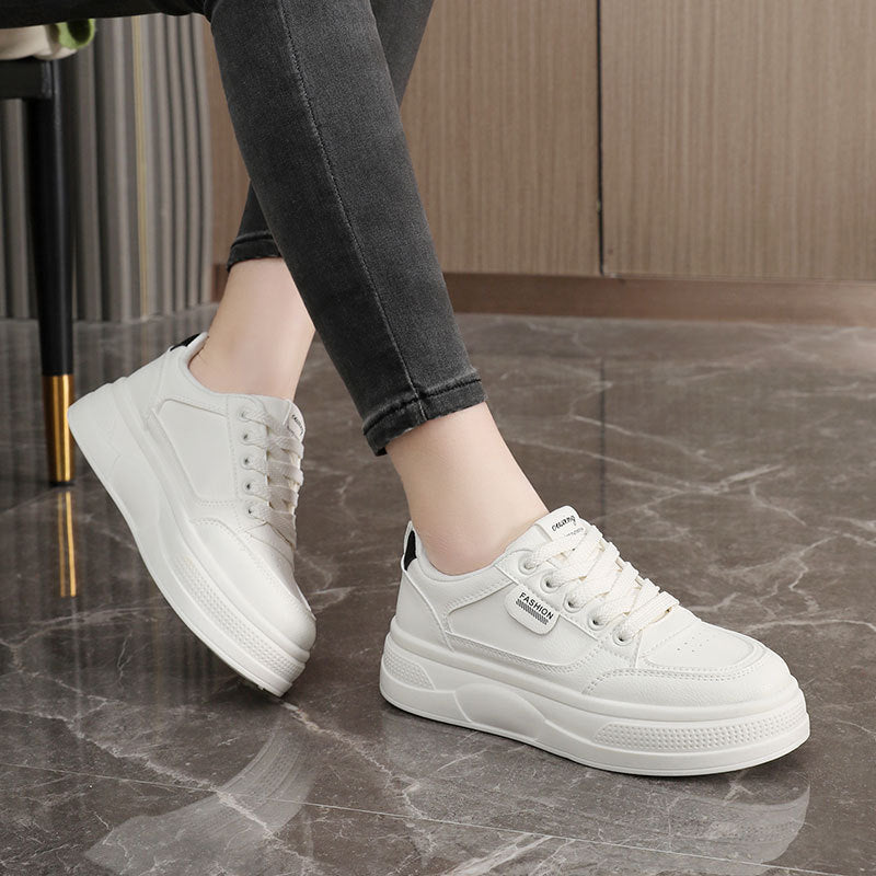 Damen modische Plateau-Sneaker mit zeitgemäßem Design und gepolsterter Sohle EB