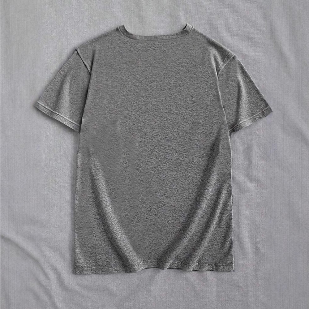 Damen T-Shirt mit künstlerischem Schmetterlingsdesign und herzförmigem Akzent EB
