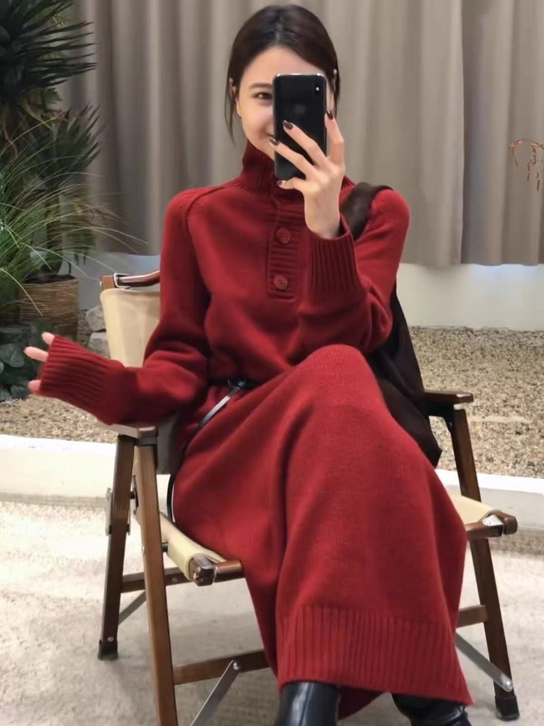 Damen Strickkleid mit Knopfverschluss und hohem Kragen EB