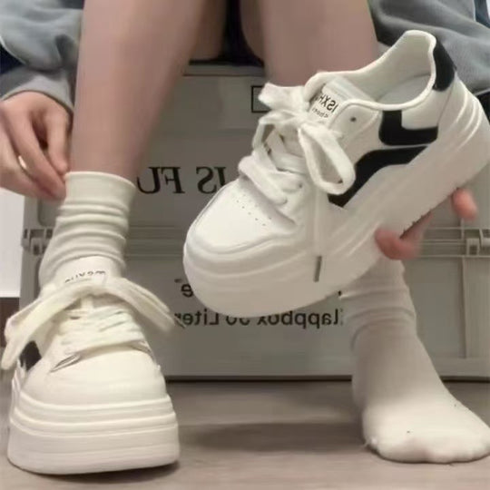 Damen Plateau-Sneaker mit sportlichem Design und gepolsterter Sohle EB