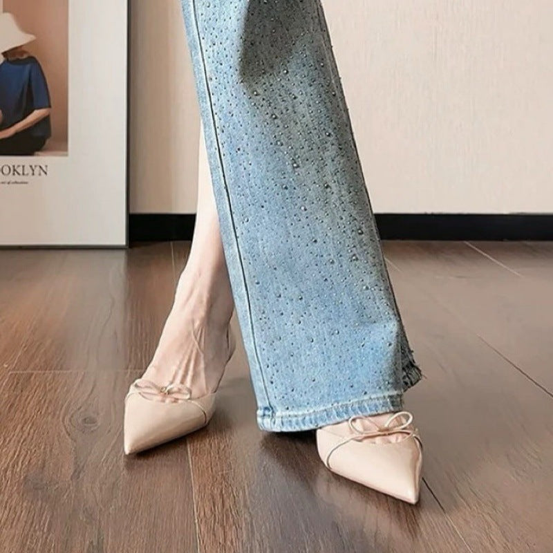 Damen Elegante Lack‑D'Orsay‑Pumps mit spitzer Zehenkappe, niedrigem Kittenabsatz und zartem Zierriemchen EB