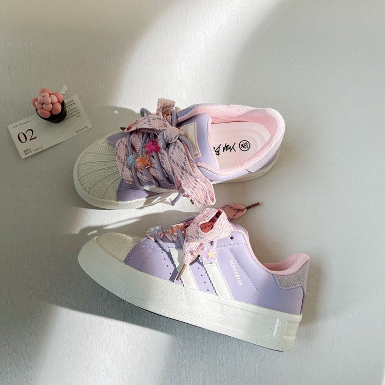 Damen Sneakers mit verspieltem Design und einzigartigen Schnürungen EB