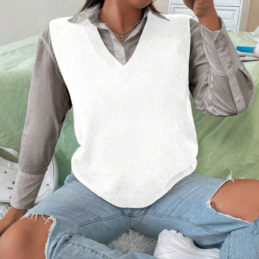 Damen Strickweste mit V-Ausschnitt und feinem Rippstrickmuster EB