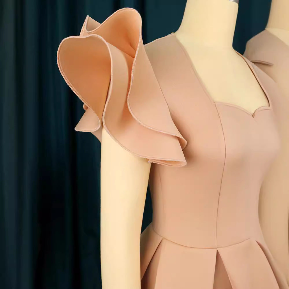 Damen Abendkleid mit voluminösen Rüschendetails EB