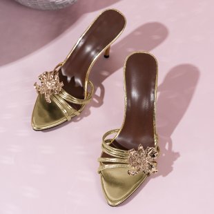 Damen geschlossene Pantolette mit funkelnder Blumenapplikation EB