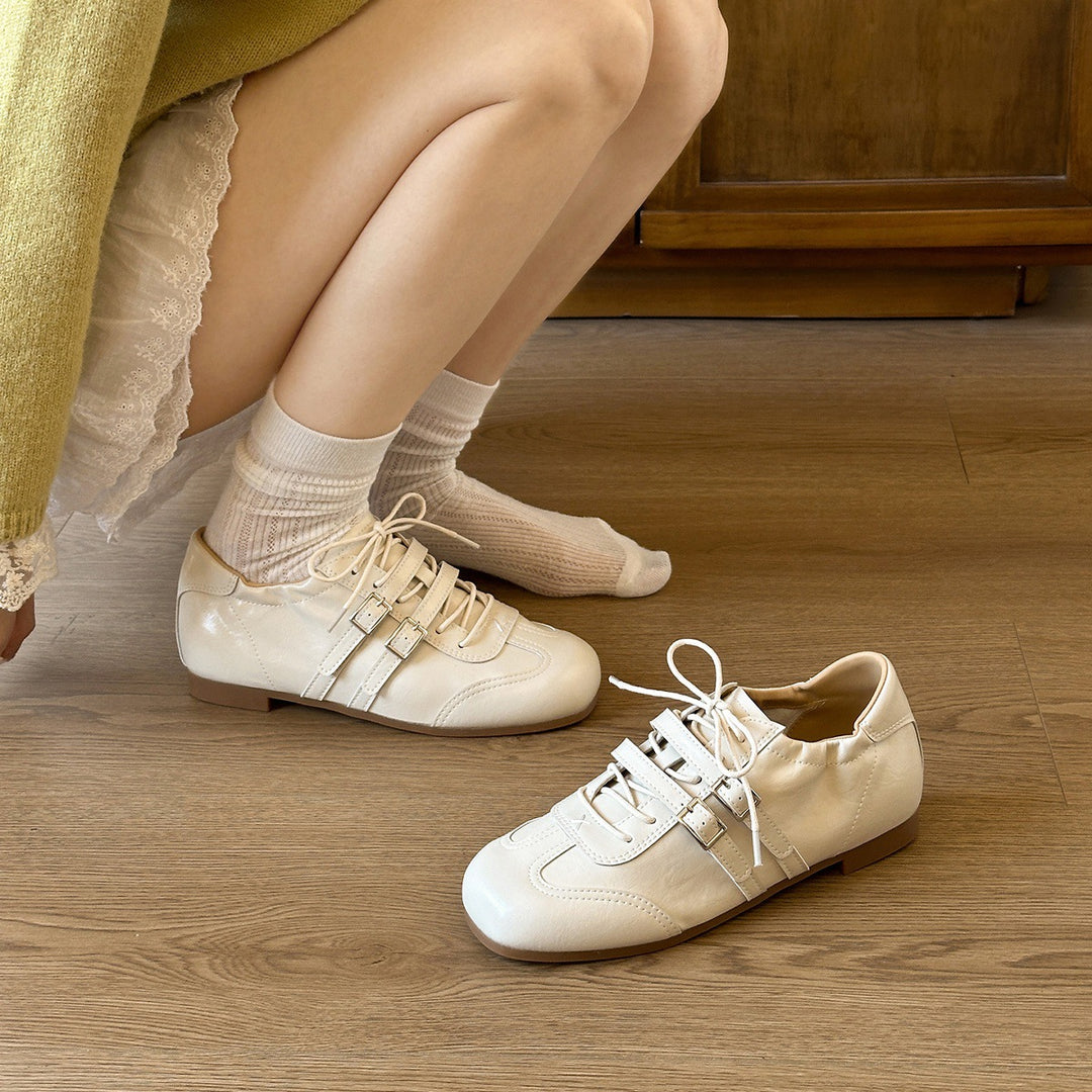 Damen Sportliche Lederschuhe mit modischen Schnürdetails EB