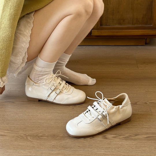 Damen Sportliche Lederschuhe mit modischen Schnürdetails EB