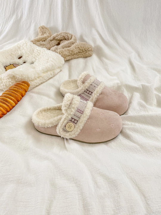 Damen Hausschuhe mit kuscheligem Innenfutter und modischen Akzenten EB