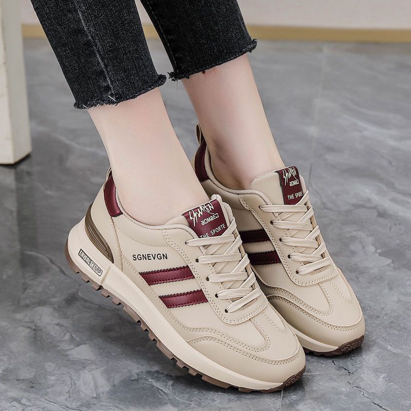 Damen Sportliche Sneakers mit dämpfender Sohle und modischen Akzenten EB