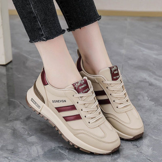 Damen Sportliche Sneakers mit dämpfender Sohle und modischen Akzenten EB