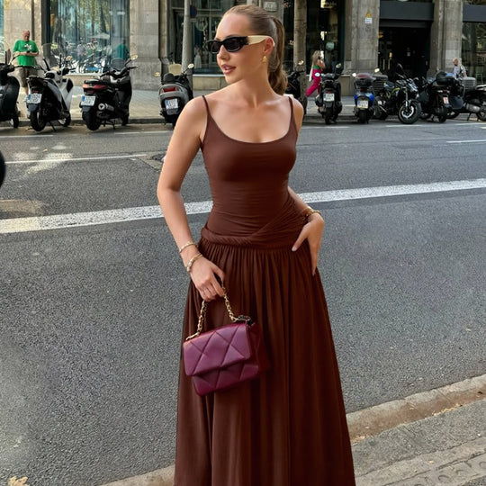 Damen Elegantes Maxikleid mit figurbetonendem Oberteil und weiten Rock EB