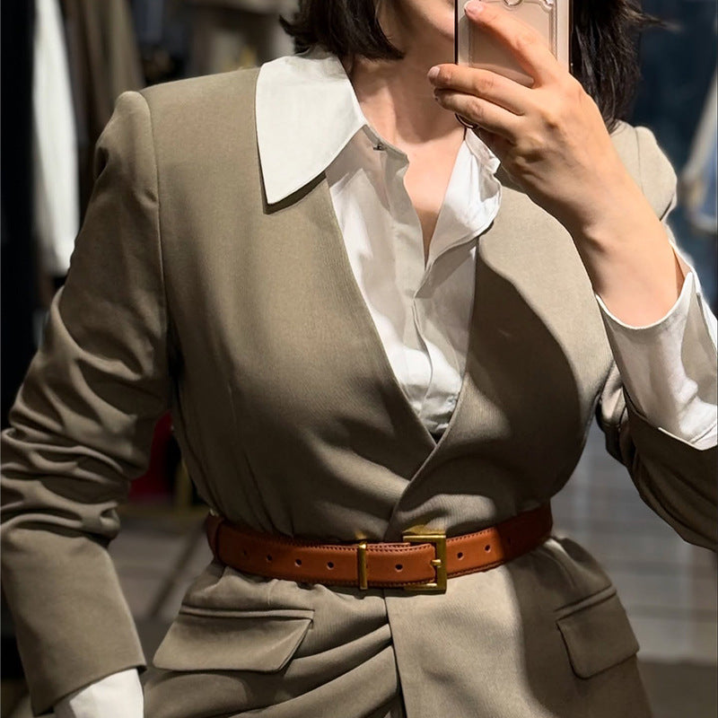 Damen eleganter Business-Anzug mit tailliertem Blazer und figurbetonter Skirt EB