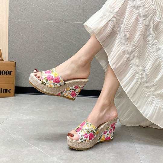 Damen Wedge-Sandalen mit floralem Muster und bequemer Fußbettgestaltung EB