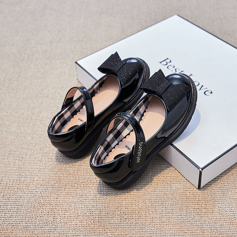 Mädchen Ballerinas mit verstellbarem Riemen und Schleifendetail EB