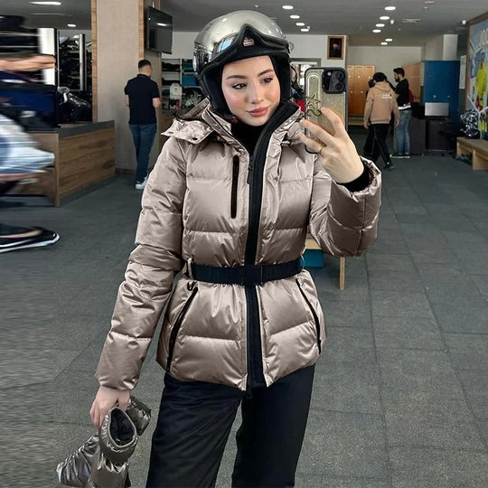 Damen warme Steppjacke mit abnehmbarer Kapuze und Taillengürtel EB