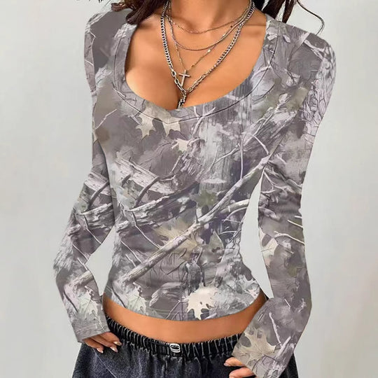 Damen Camouflage Langarmshirt mit V-Ausschnitt und modernen Details EB