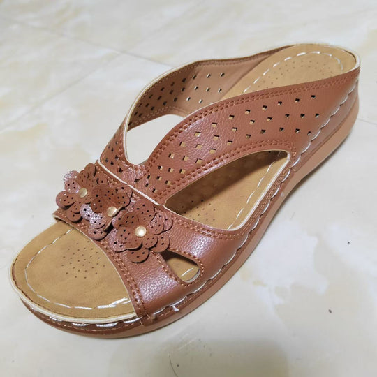 Damen bequeme und luftige Pantolette mit floralem Dekor EB