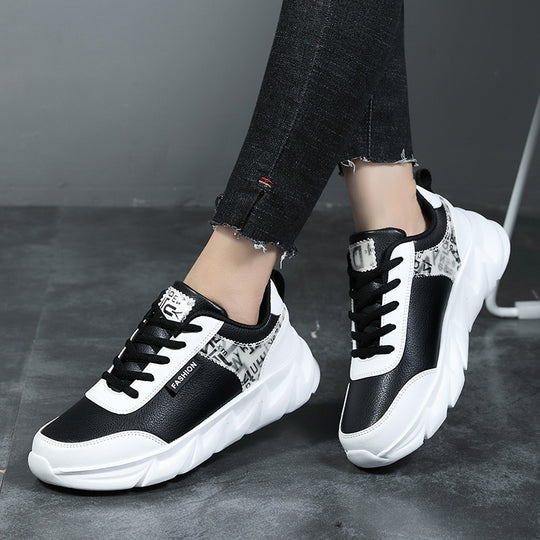 Damen nan urbaner voluminöser Sneaker mit weichem Kunstfellfutter, gepolstertem Einstieg und markanter Profilsohle EB