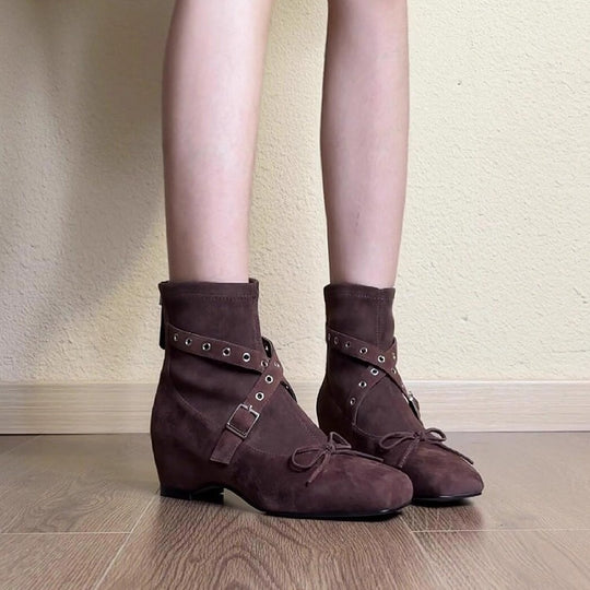 Damen Stiefeletten mit modischem Schnallenakzent und elegantem Schaft EB