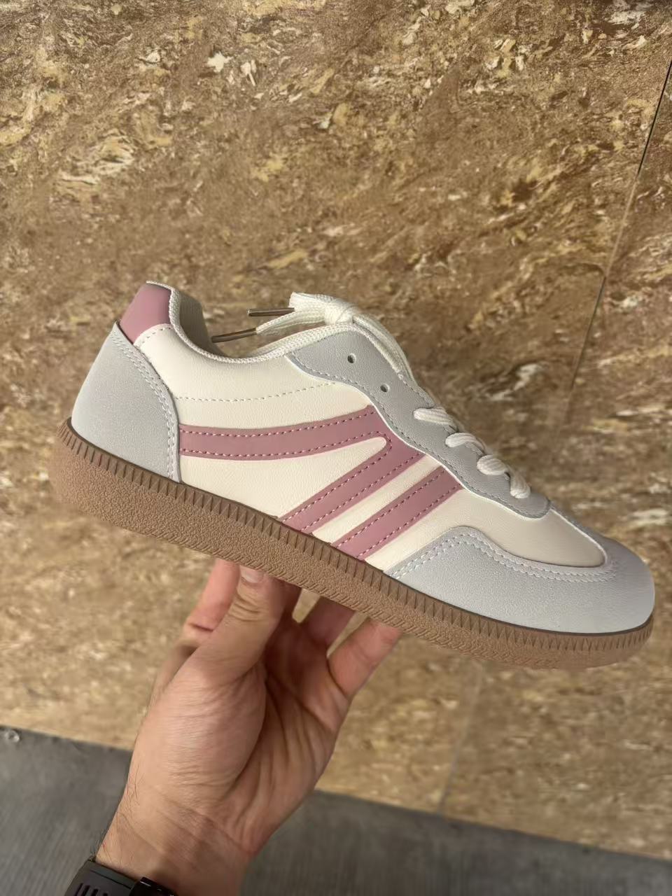 Damen Mary-Jane-Sneaker mit Klettverschluss und gepolstertem Komfortfußbett EB