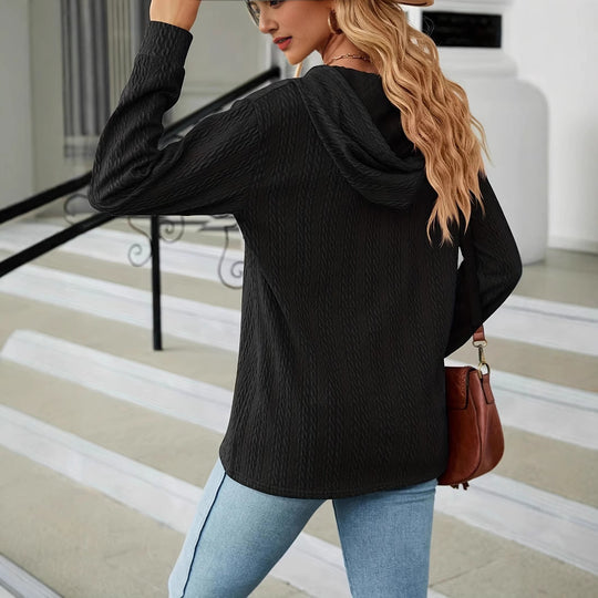 Damen lässiges Strickoberteil mit Kapuze und dekorativen Knopfdetails EB