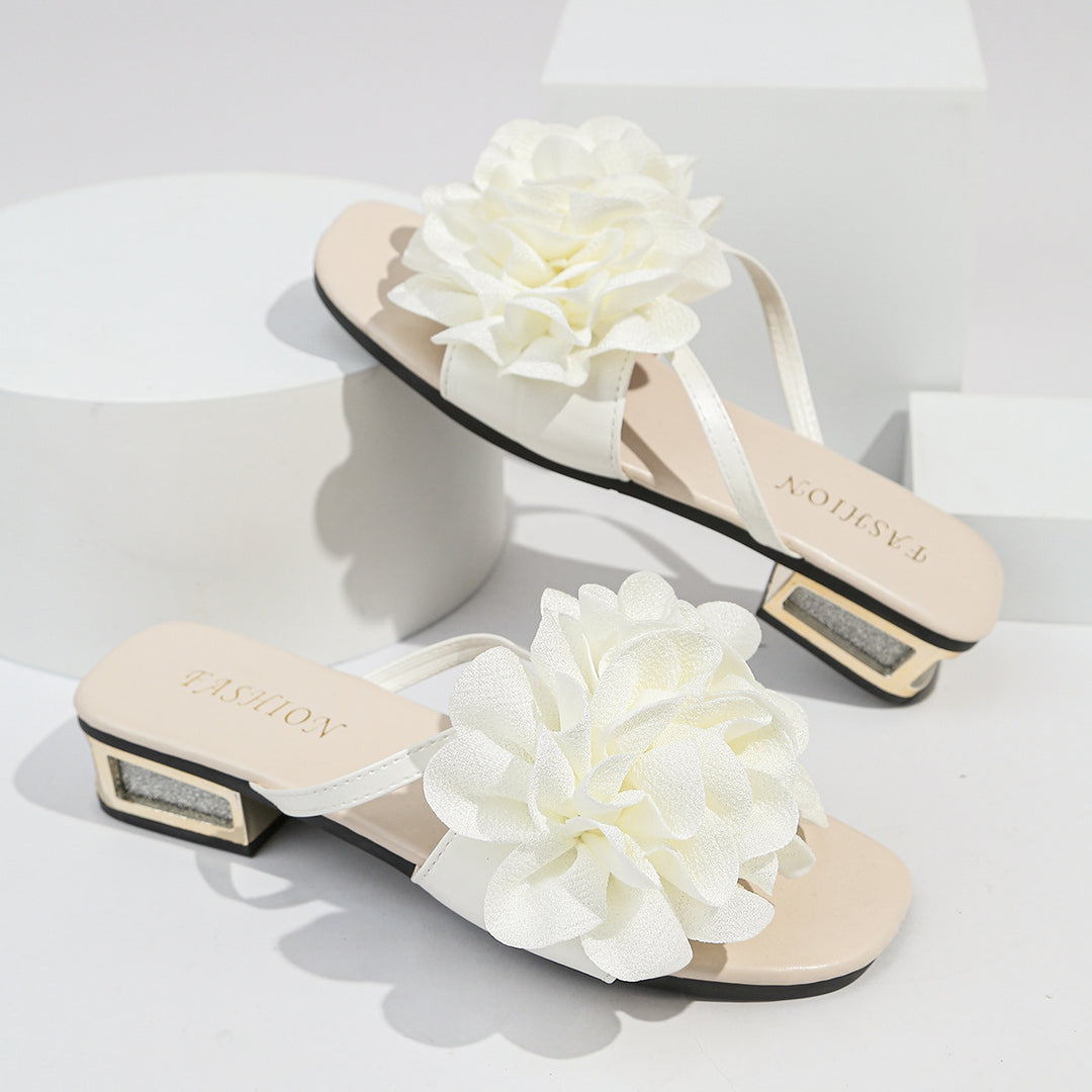 Damen Sandalen mit auffälligem Blumenapplikation und komfortablem Fußbett EB
