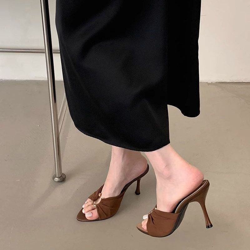 Damen elegante Mules mit raffiniertem Rüschendesign EB