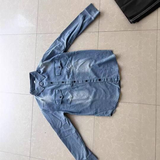 Herren nan locker geschnittenes Jeansstoff-Overshirt mit Pattentaschen und abgerundetem Saum EB