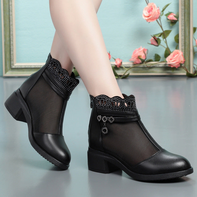 Damen Modische Stiefeletten mit transparentem Mesh-Einsatz und funkelndem Schmuckdetail EB