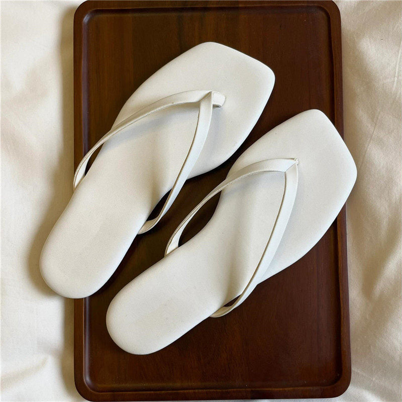 Damen Zehentrenner-Sandalen mit geschwungenem Fußbett und eleganter Riemenkonstruktion EB