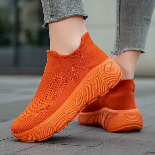 Unisex nan nahtloser Strick-Überziehschuh mit skulpturierter Plateau-Laufsohle und orthopädisch geformter Fersenführung EB