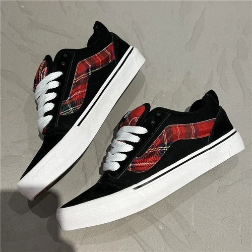 Damen Sneakers mit kariertem Obermaterial und robustem Veloursleder EB