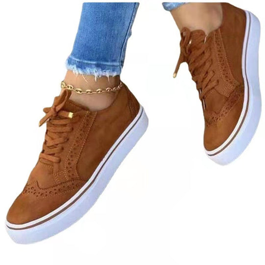 Damen Modische Sneakers mit hochwertigem Wildleder-Obermaterial und stilvollen Details EB