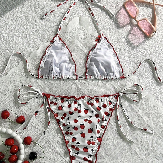 Damen Triangel-Bikini mit fruchtigem Kirschmuster und verspielten Rüschendetails EB