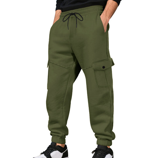 Herren nan urban-militärische Cargo-Jogginghose mit knieabgesteppten Einsätzen, seitlichen Klappentaschen und gerippten Beinabschlüssen EB