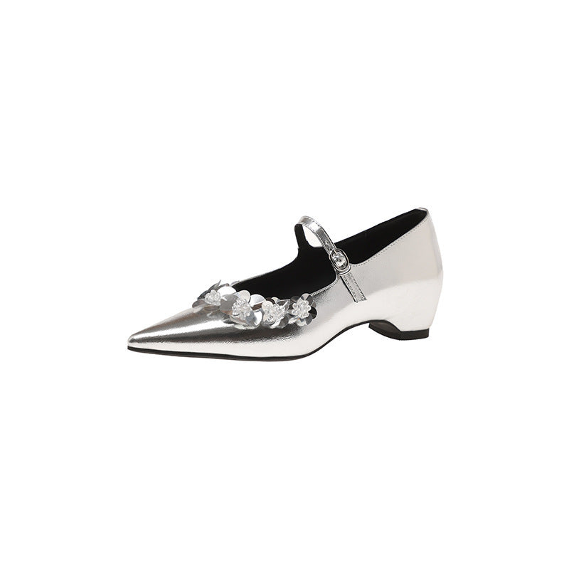 Damen Ballerina-Schuhe mit zartem Floraldetail und elegantem Riemchen EB