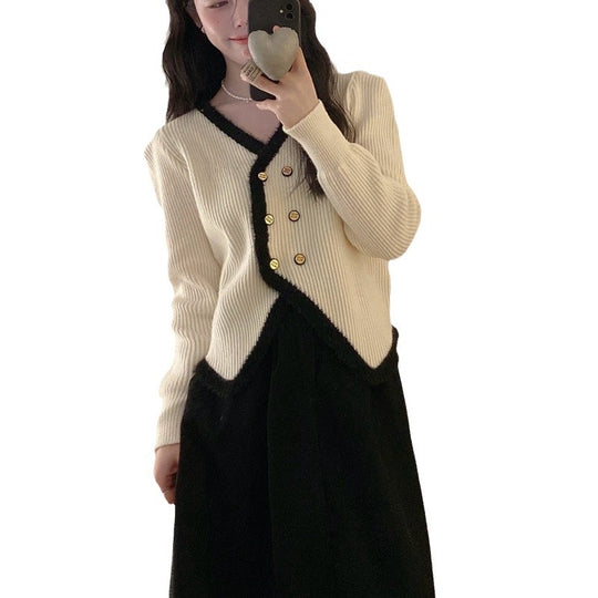 Damen Strickjacke mit asymmetrischem Schnitt und goldenem Knopfdesign EB