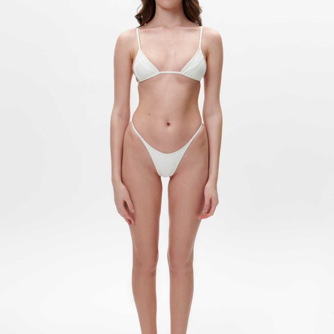 Damen Triangel-Bikini mit ultra-hohem Beinausschnitt und feiner Raffung EB