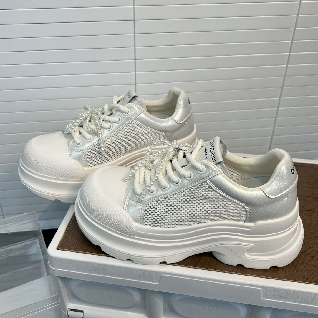 Damen Sportliche Sneakers mit trendigem Mesh-Design und perlenverziertem Schnürsystem EB